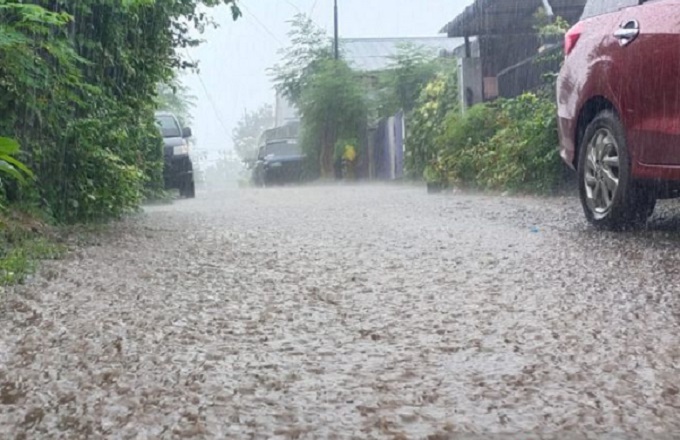 Hujan-di-Kota-Kupang